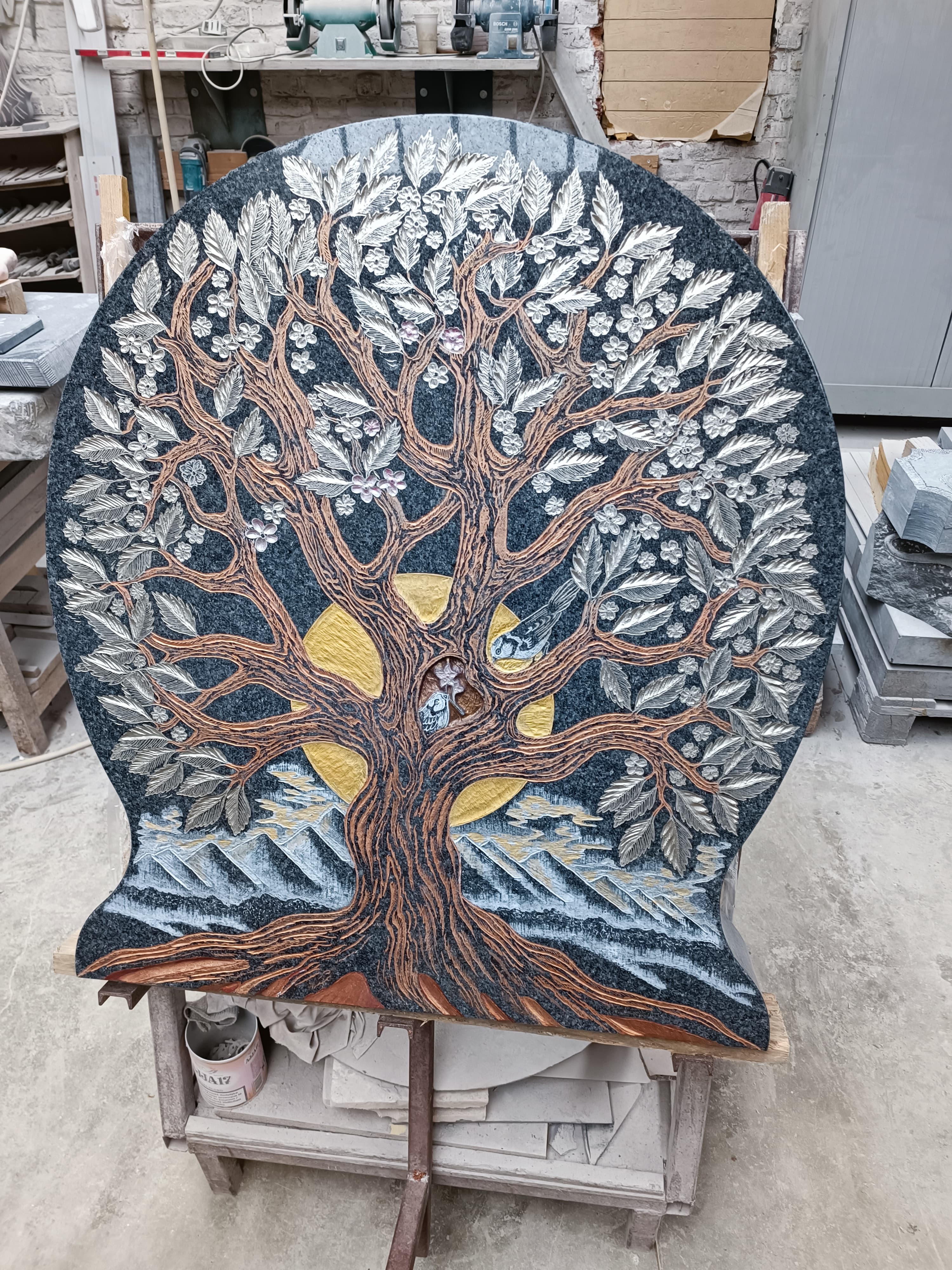 Stèles gravées Arbre de Vie et motifs Floraux
