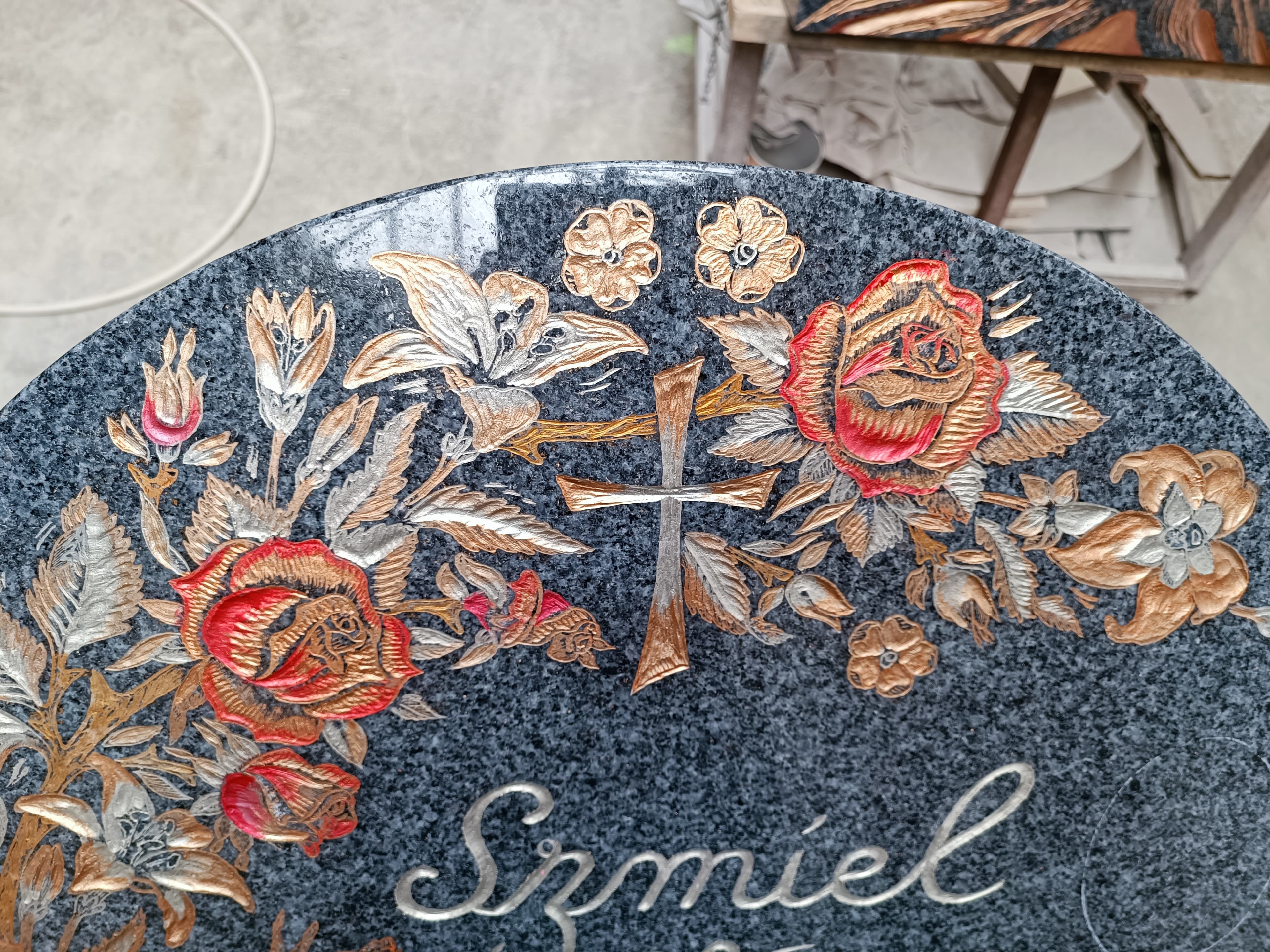 Stèles gravées Arbre de Vie et motifs Floraux