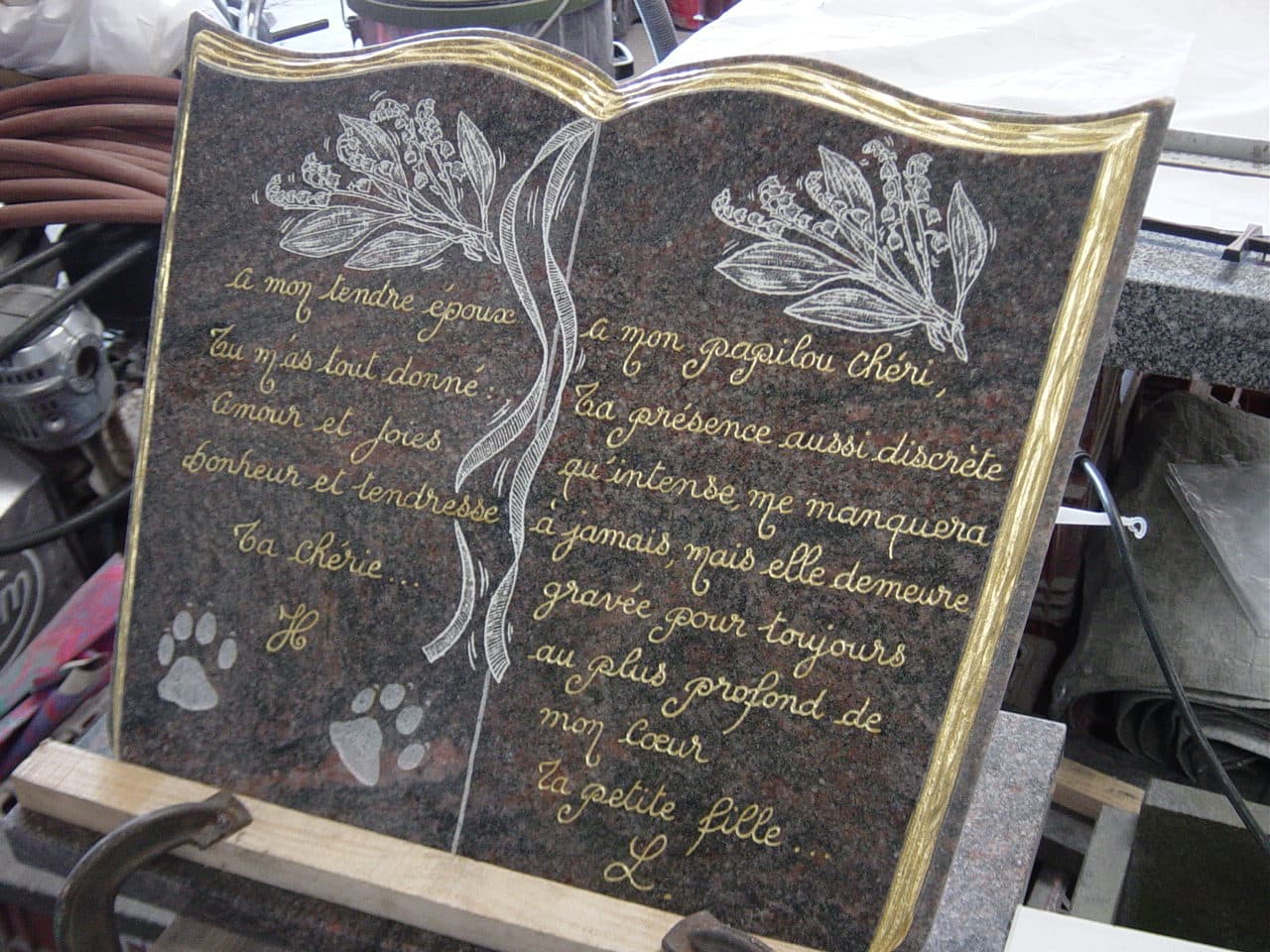 Steles Granit funeraire 001