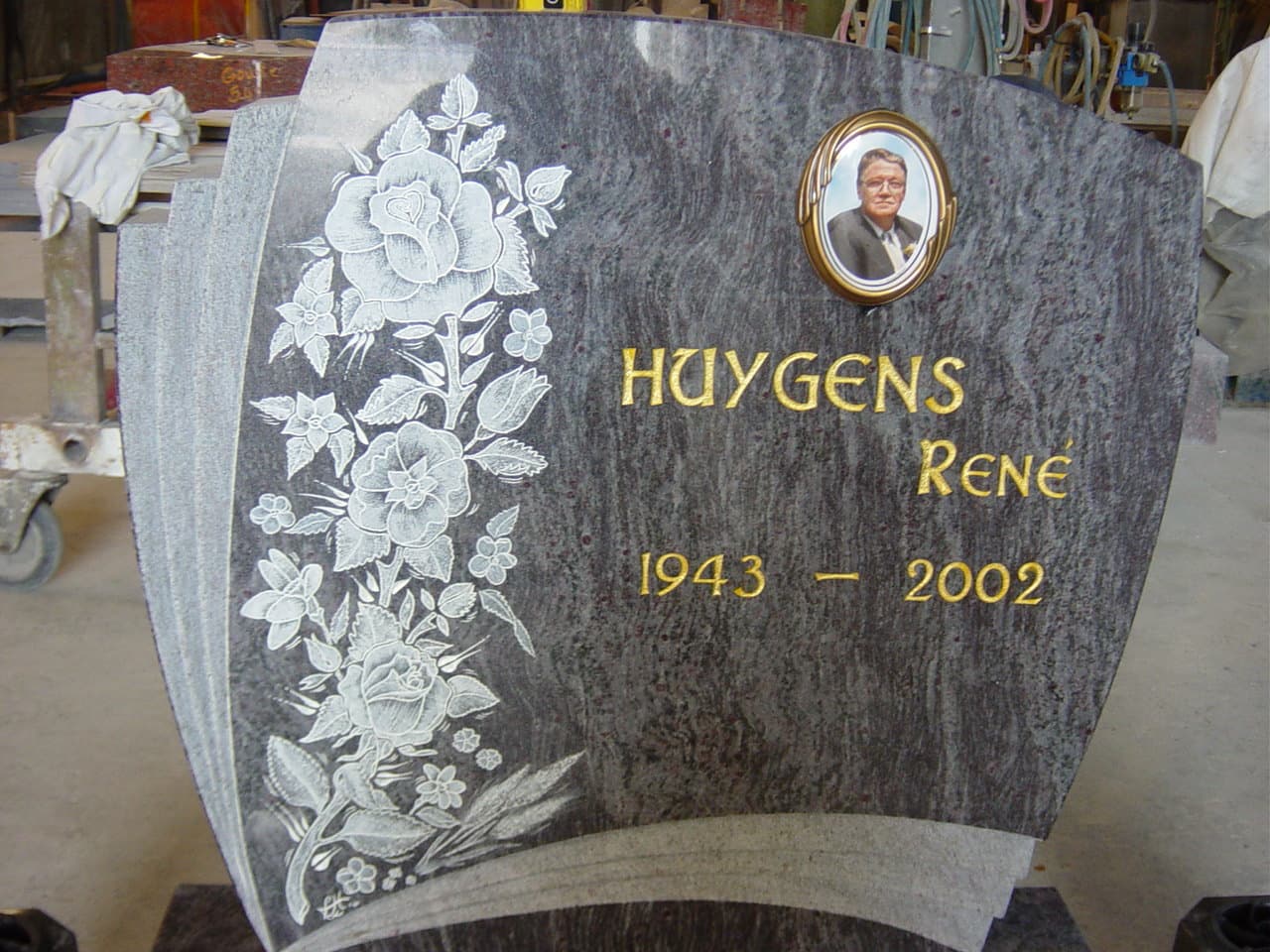 Steles Granit funeraire Roses