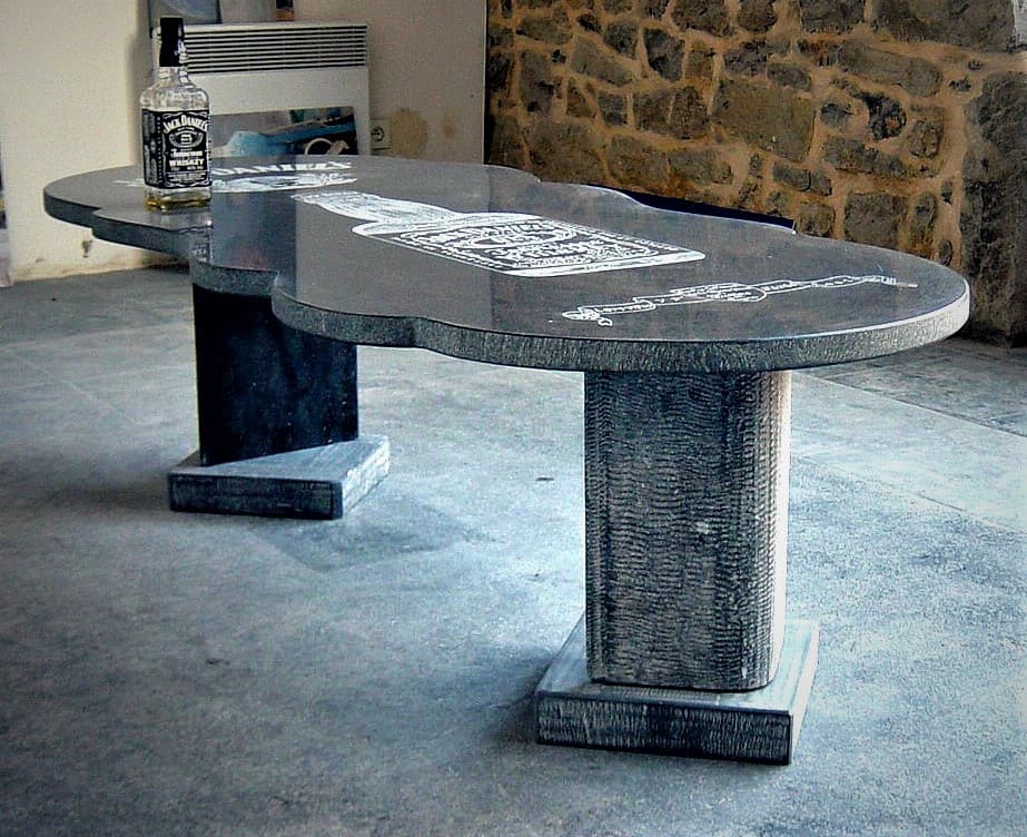 Table Granit Gravée
