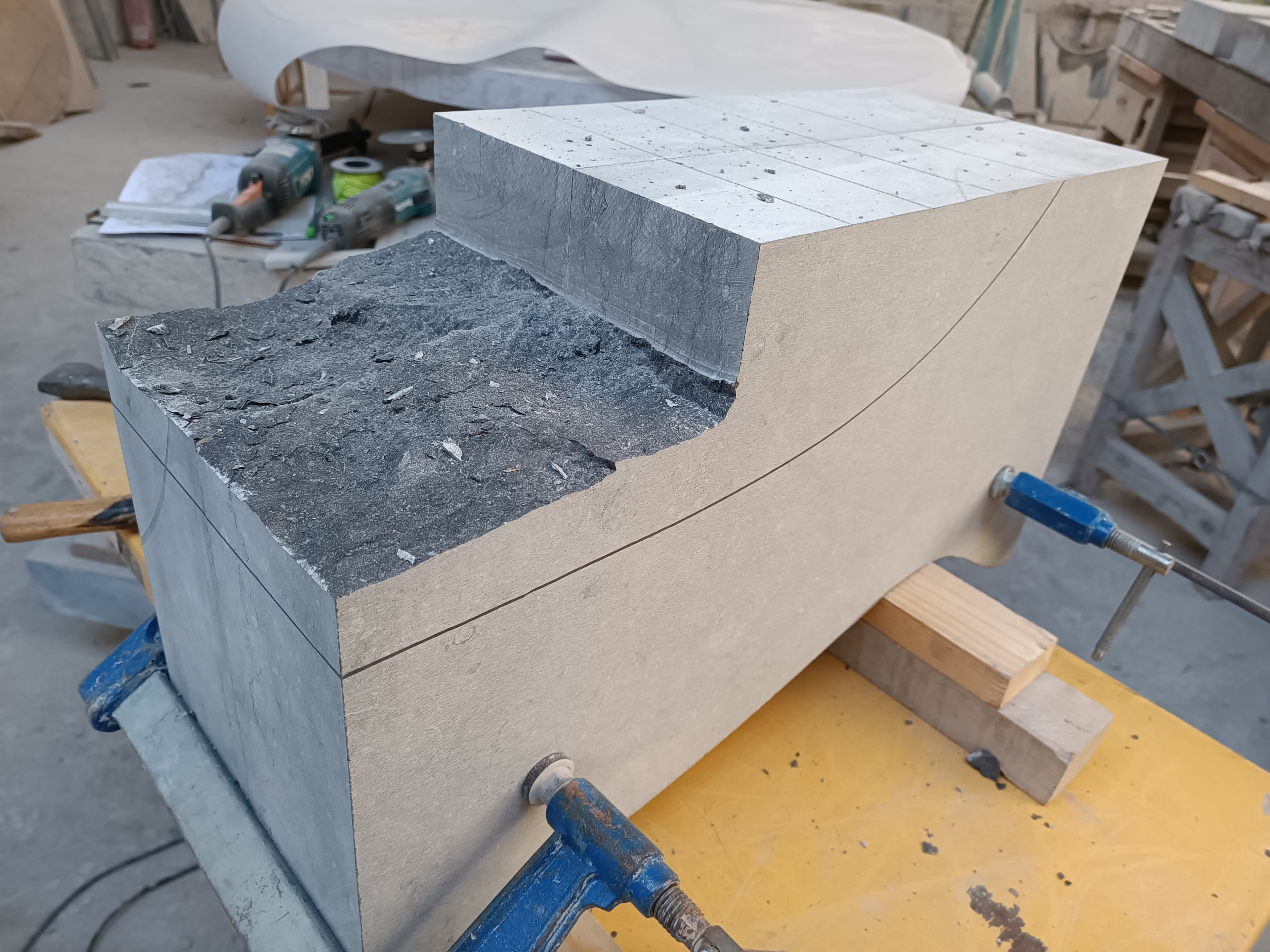A. Travail évolutif de la table Templière