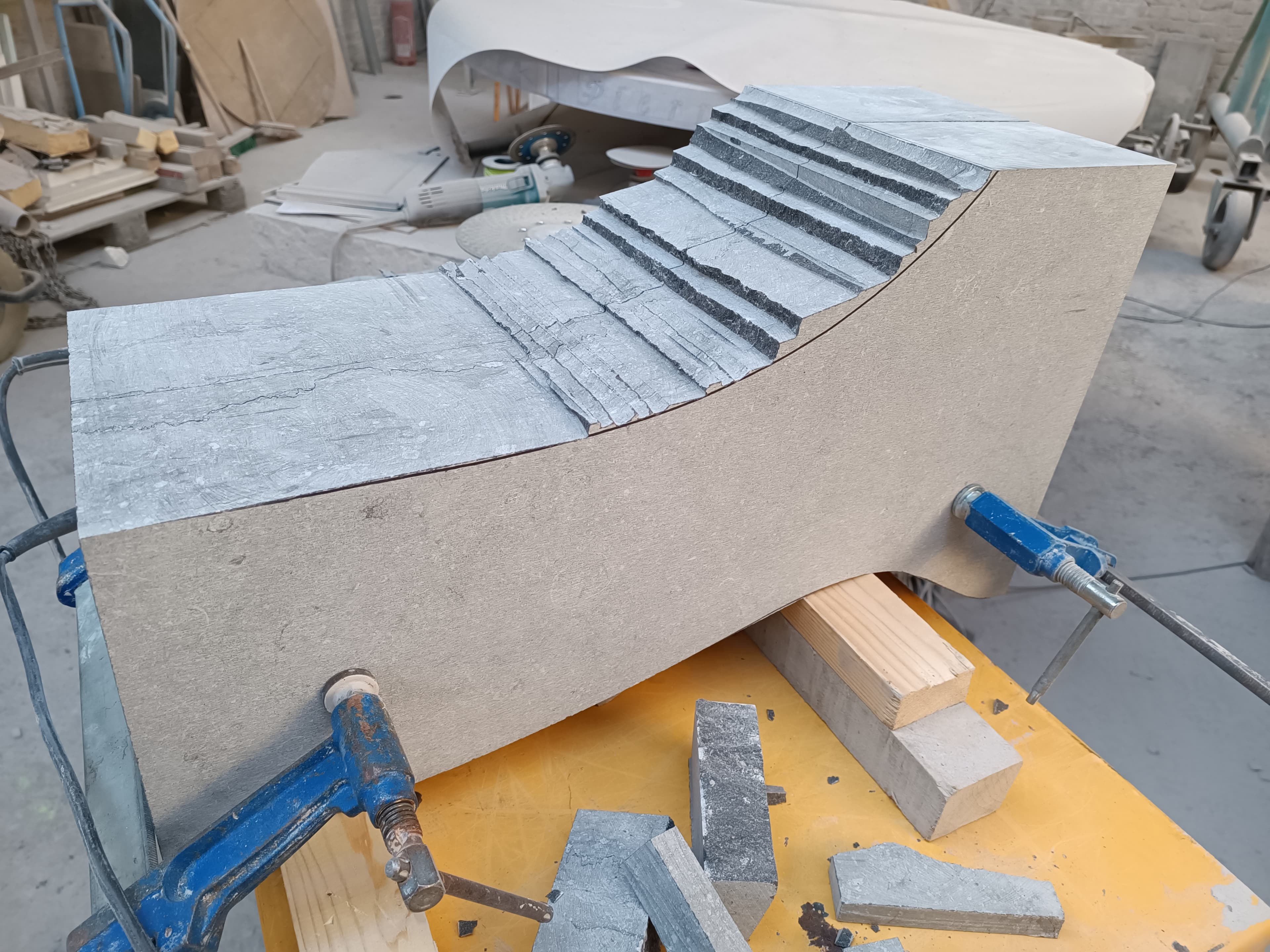 A. Travail évolutif de la table Templière