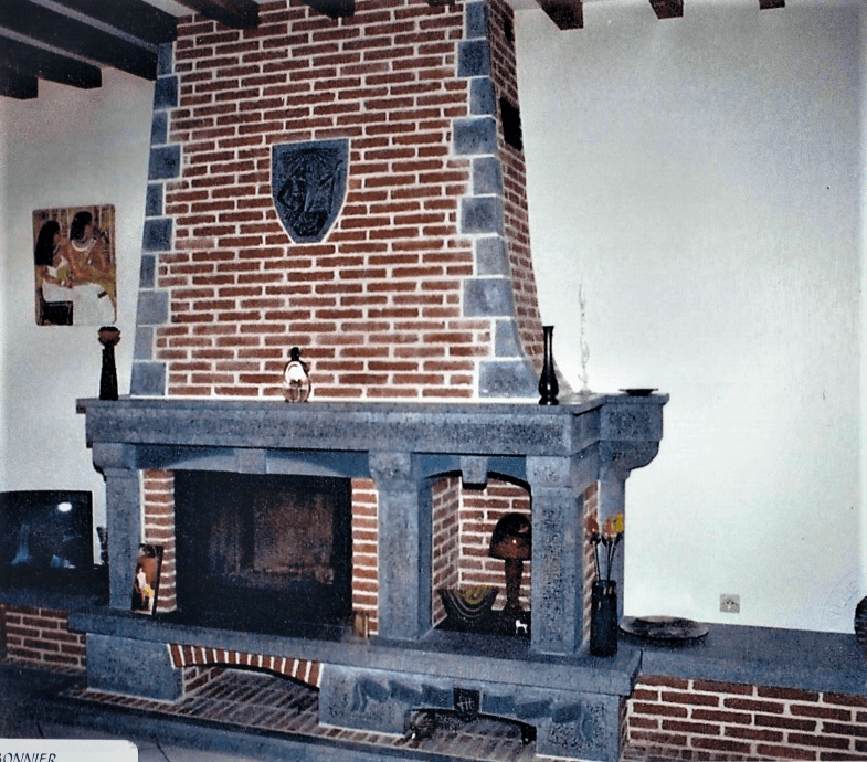 8 Cheminée Simple Avesnoise avec niche à droite