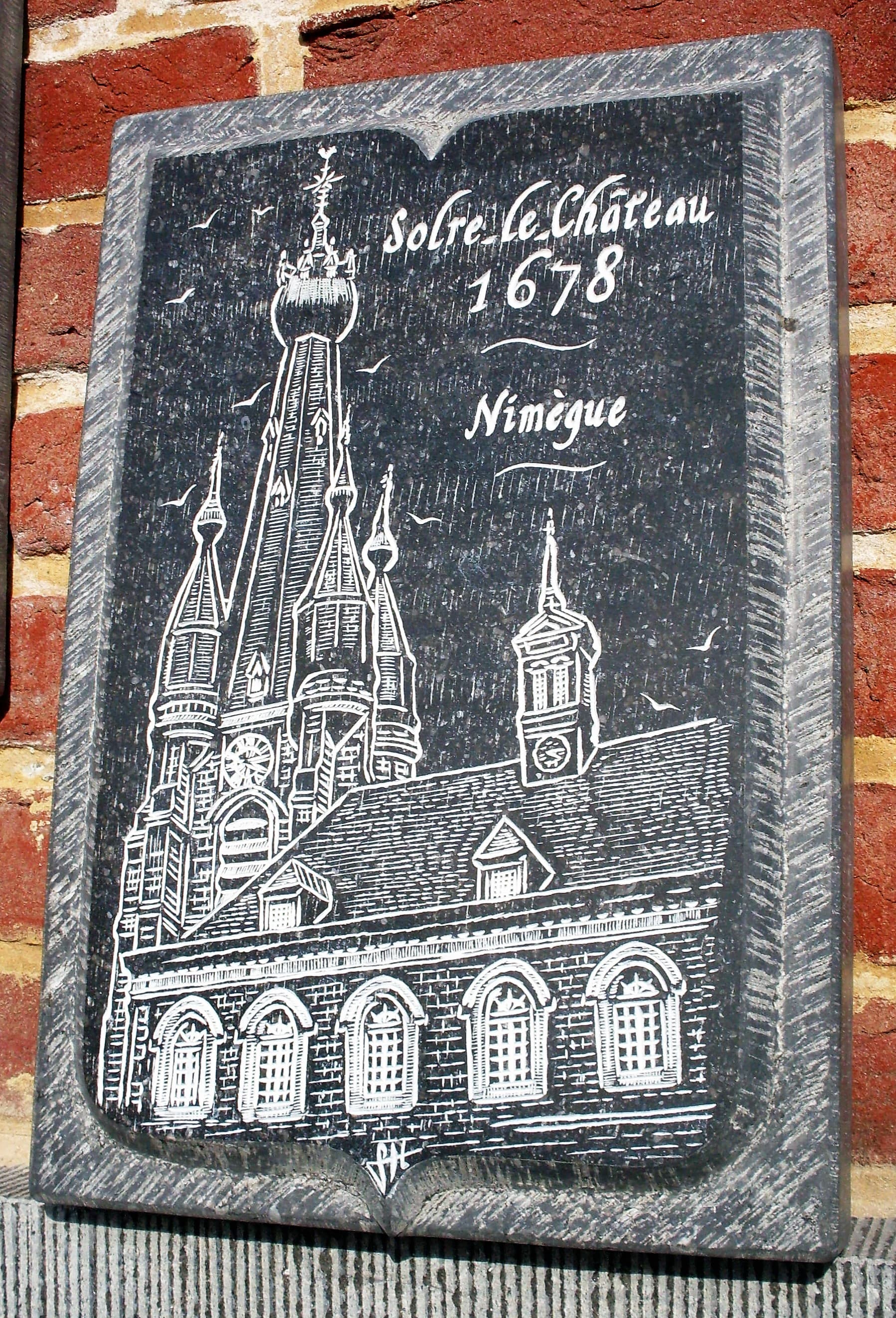 Blason de Cheminée Solre le Châteauet date du Traité de Nimègue